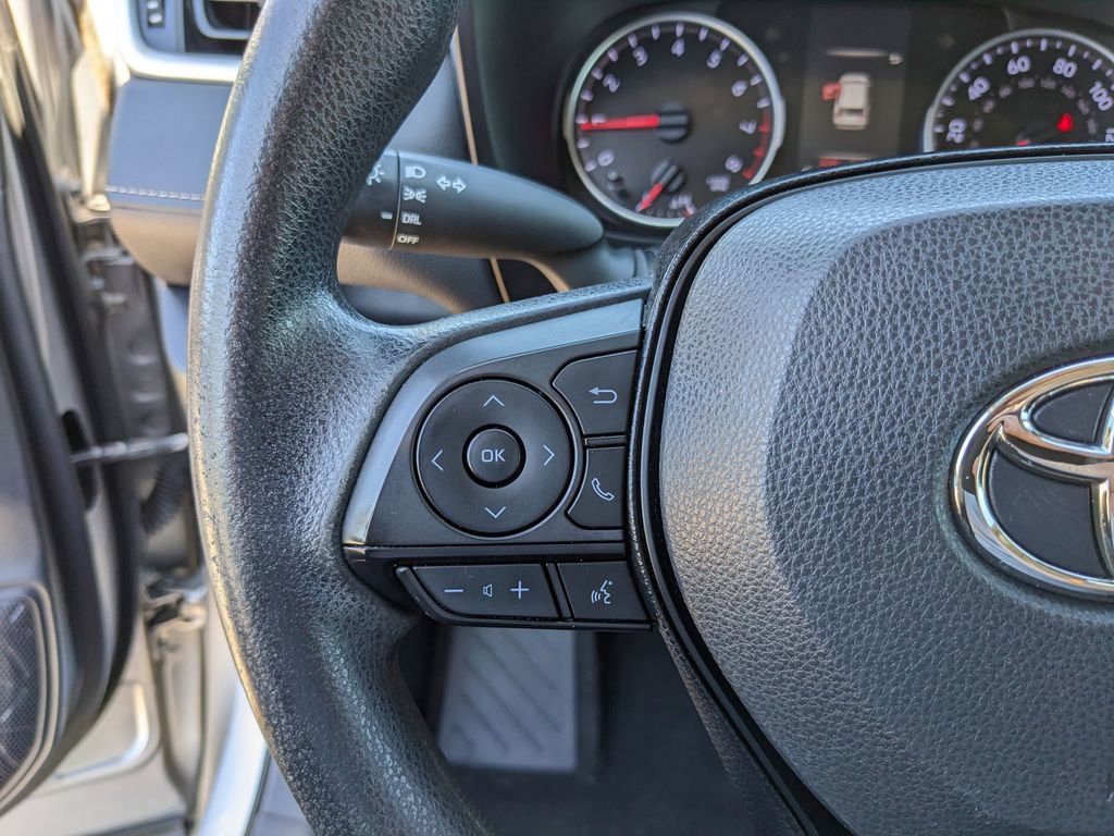 Used 2020 Toyota RAV4 LE image 30