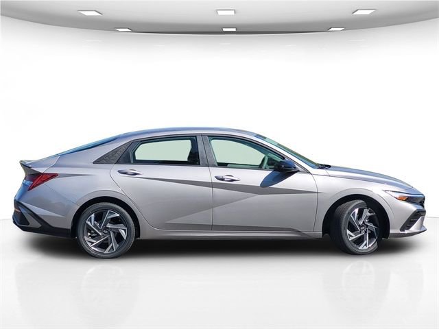 New 2025 Hyundai Elantra SEL image 16