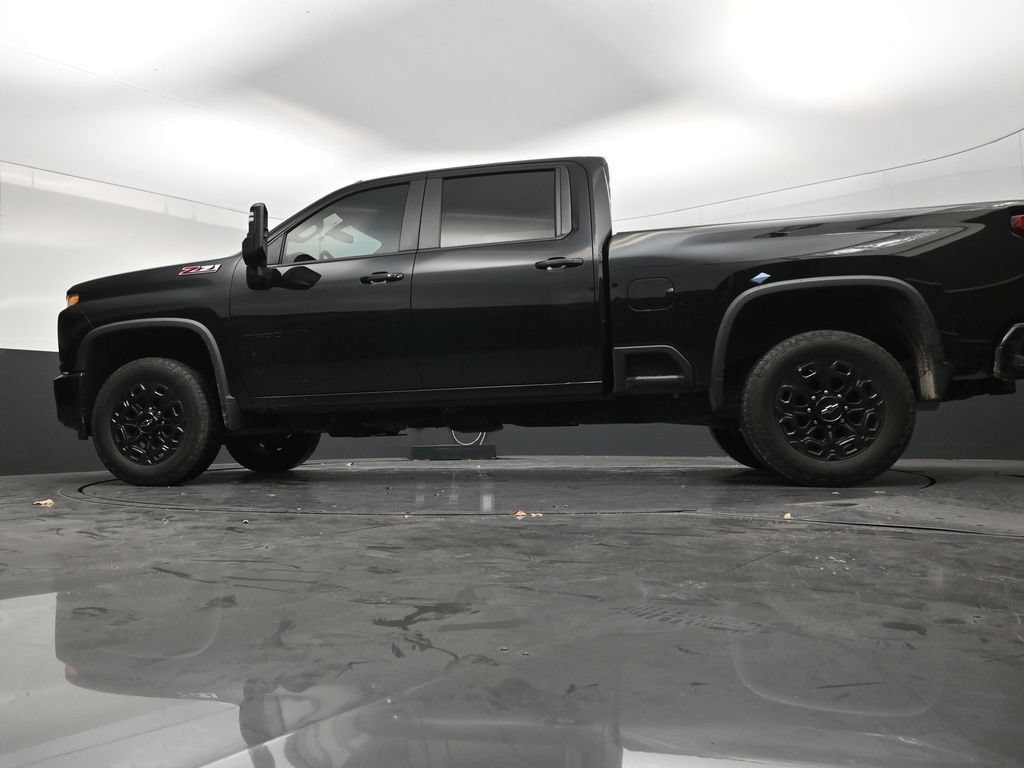 Used 2022 Chevrolet Silverado 2500 LT w/ Midnight Edition AWD/4WD image 21