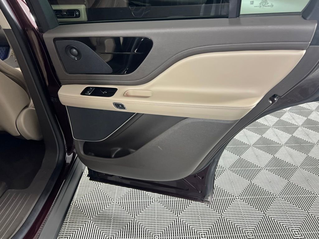 Used 2023 Lincoln Aviator Reserve w/ Equipment Group 201A image 34