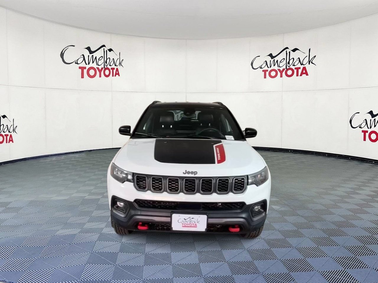 Used 2024 Jeep Compass Trailhawk AWD/4WD image 5