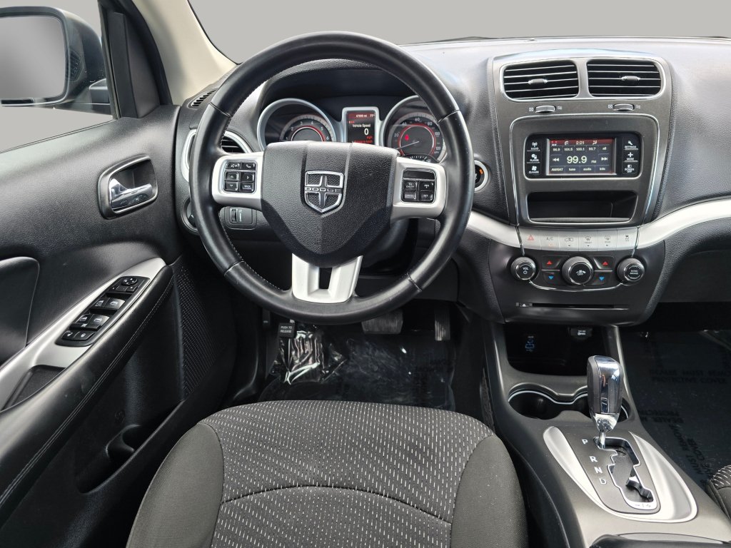 Used 2019 Dodge Journey SE w/ Connectivity Group FWD image 3