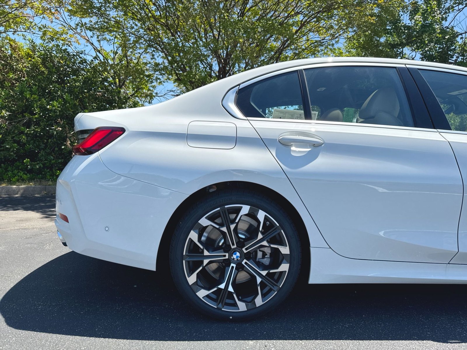 New 2026 BMW 330i xDrive Sedan w/ Premium Package AWD/4WD image 31