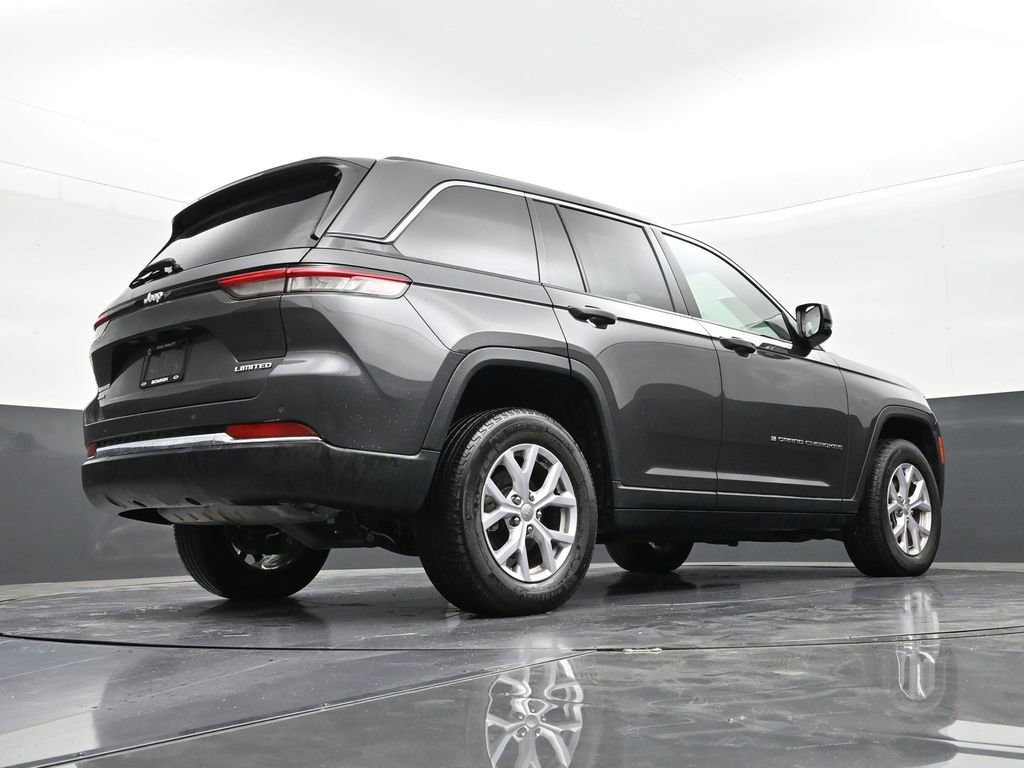 Used 2022 Jeep Grand Cherokee Limited AWD/4WD image 25