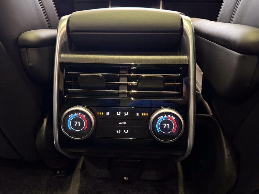 New 2025 Land Rover Range Rover SE AWD/4WD image 14