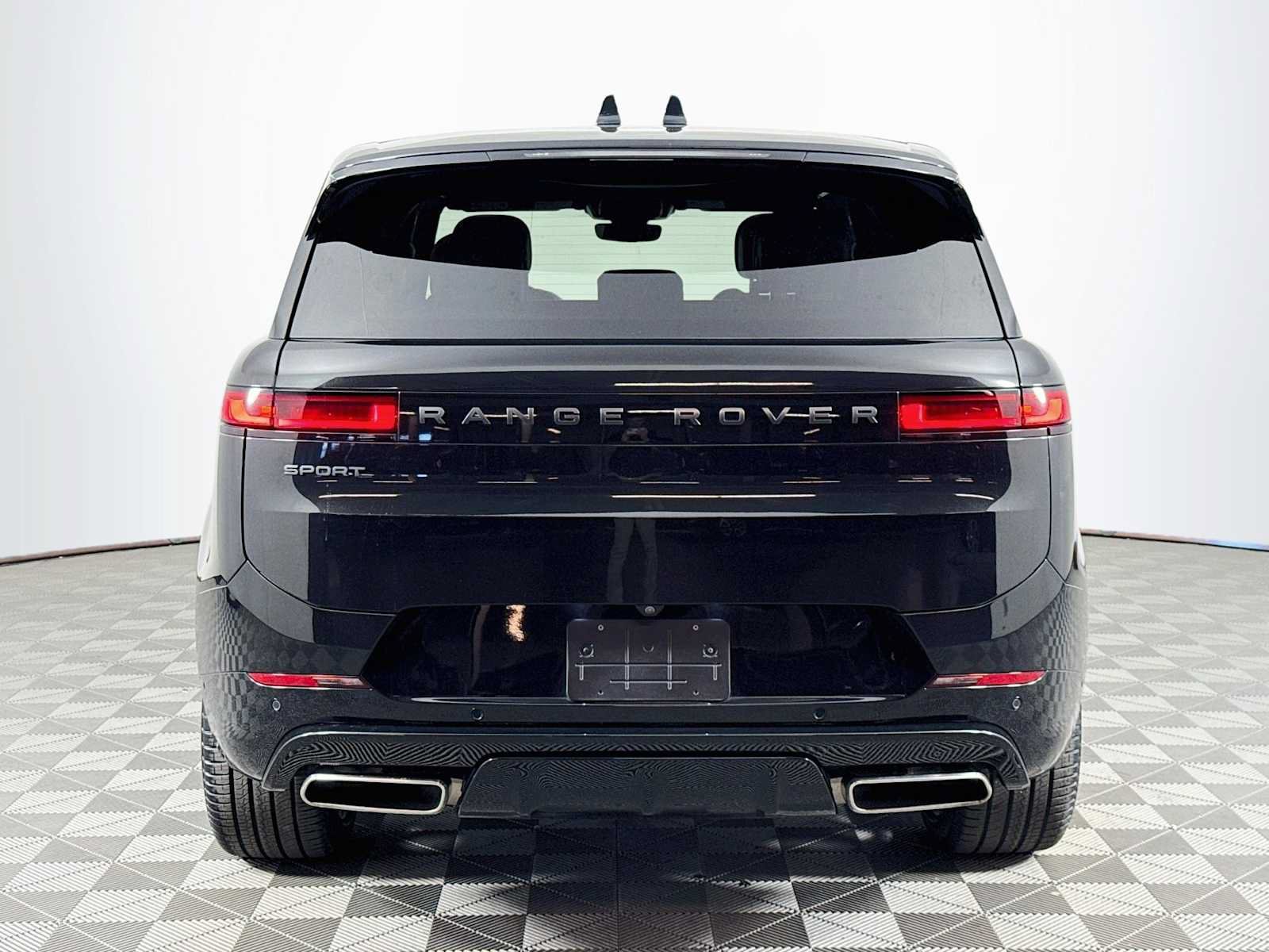 Used 2024 Land Rover Range Rover Sport Dynamic SE AWD/4WD image 6