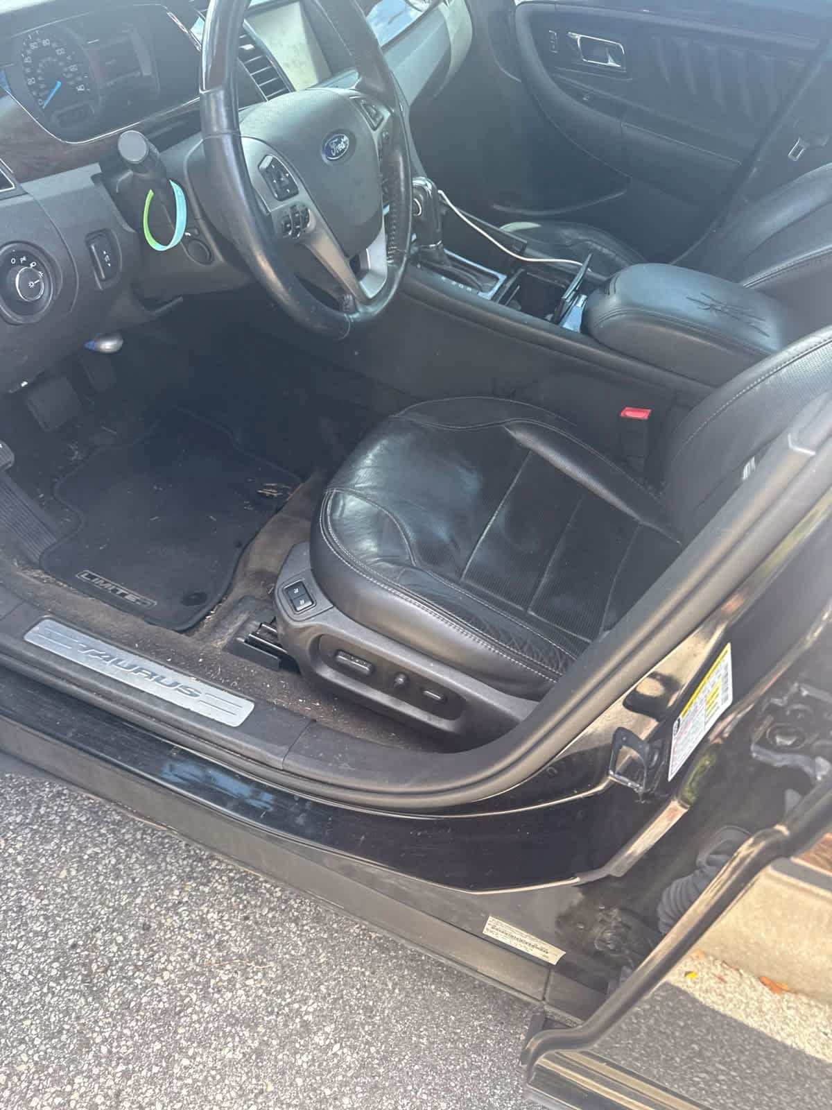 Used 2015 Ford Taurus Limited w/ Equipment Group 301A FWD image 5