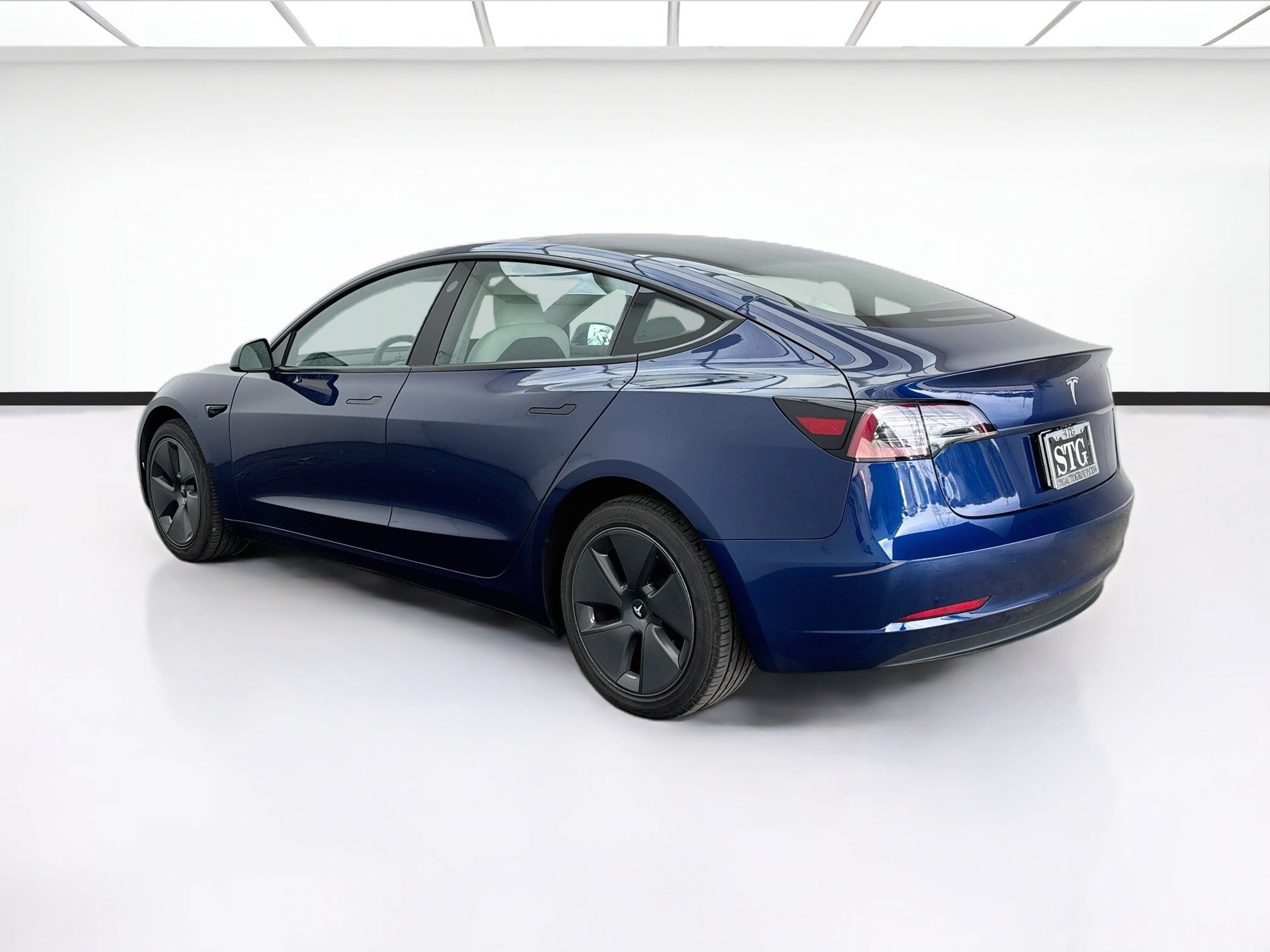Used 2023 Tesla Model 3 Standard Range RWD image 6