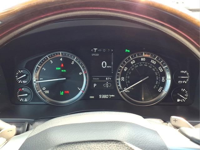 Used 2017 Lexus LX 570 4WD w/ Luxury Package image 12