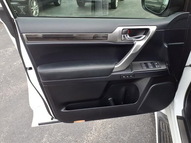 Used 2023 Lexus GX 460 Luxury w/ Sport Design Package image 27