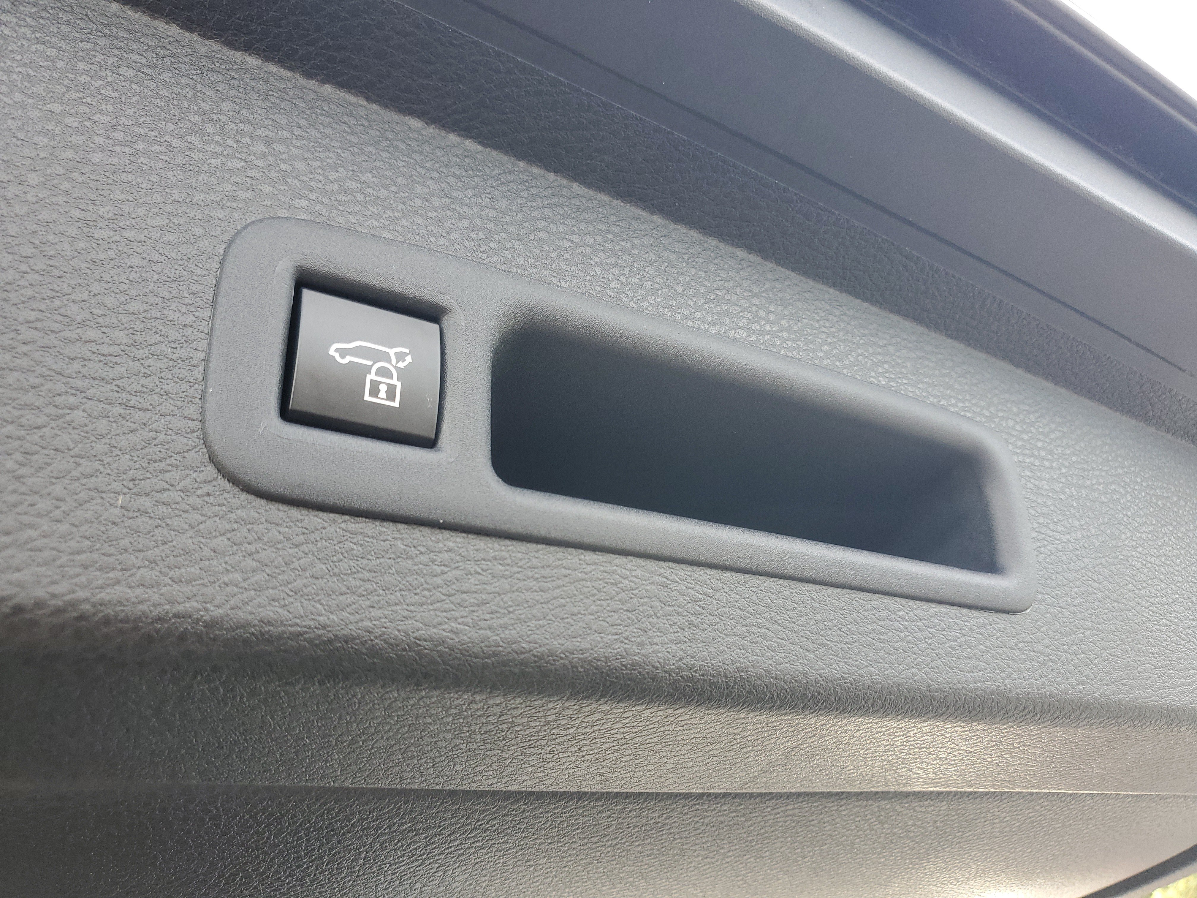 Certified 2025 Toyota Sienna XLE FWD image 10