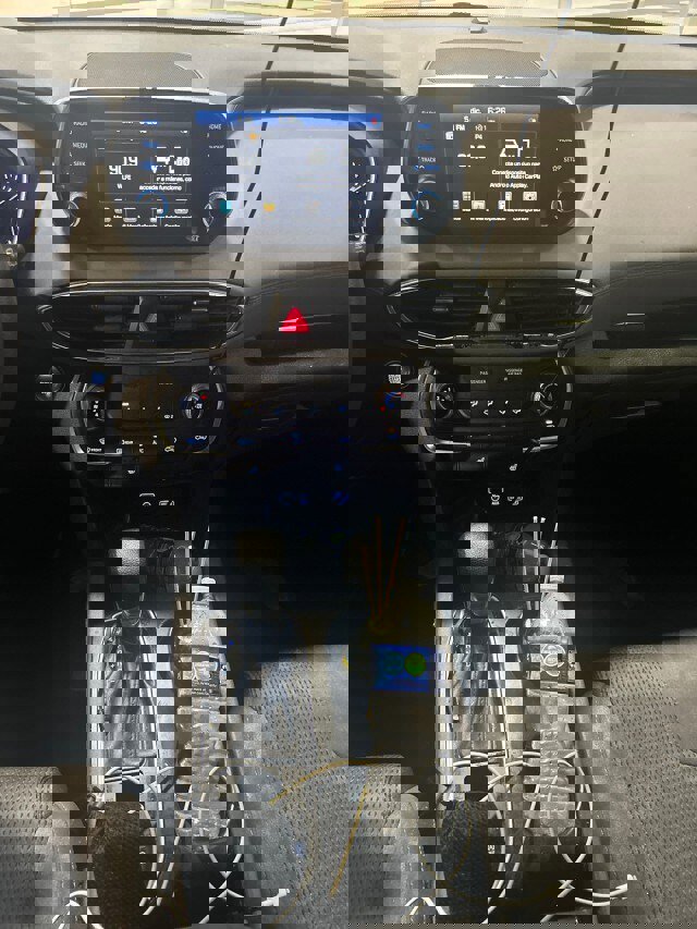 Used 2020 Hyundai Santa Fe SEL image 6