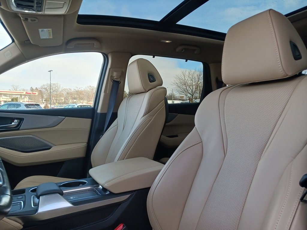 Used 2023 Acura MDX SH-AWD w/ Technology Package image 4