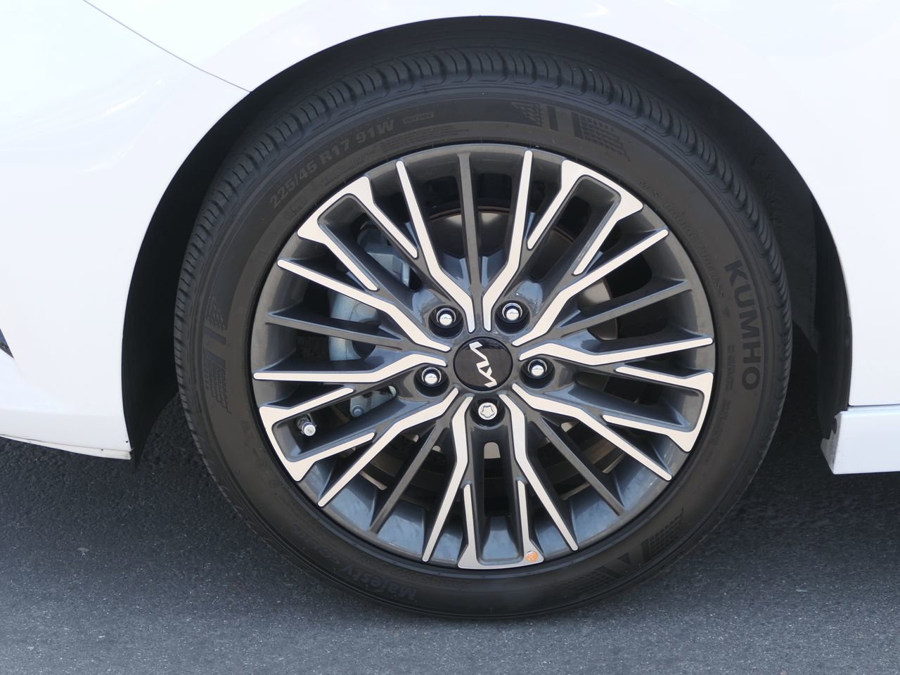 Used 2023 Kia Forte GT-Line w/ GT-Line Technology Package FWD image 8