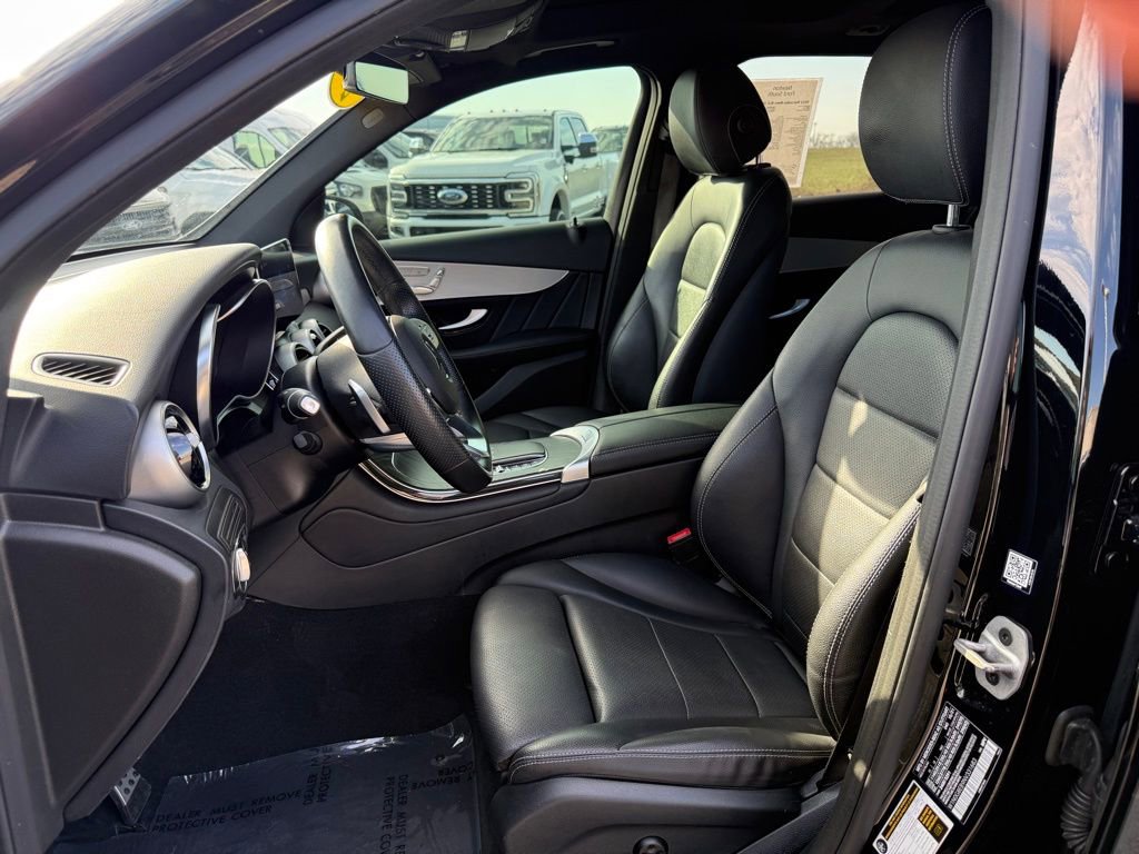Used 2022 Mercedes-Benz GLC 300 4MATIC image 5