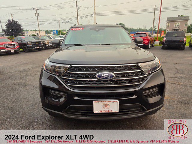 Used 2024 Ford Explorer XLT AWD/4WD image 2