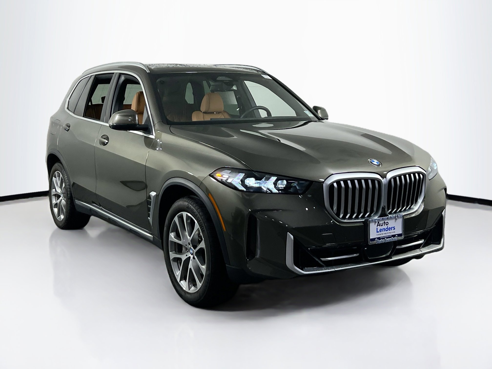 Used 2024 BMW X5 xDrive40i w/ Parking Assistance Package image 3