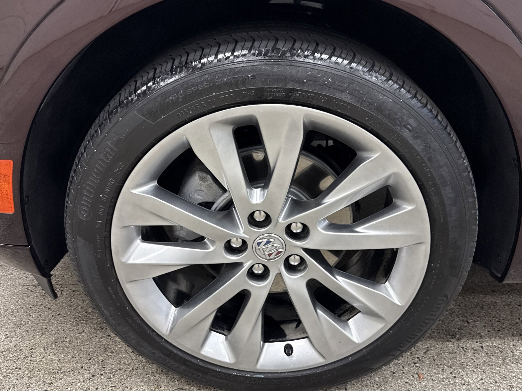 Used 2023 Buick Envision Avenir image 2