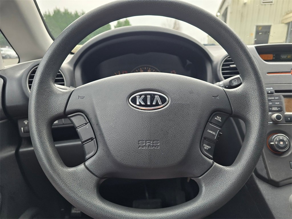 Used 2010 Kia Rondo LX image 3