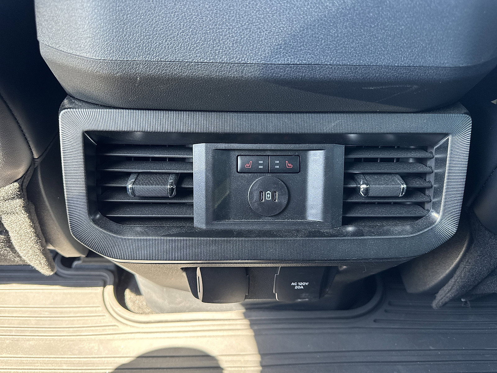 Used 2024 Ford F350 Platinum w/ Tremor Off-Road Package AWD/4WD image 13