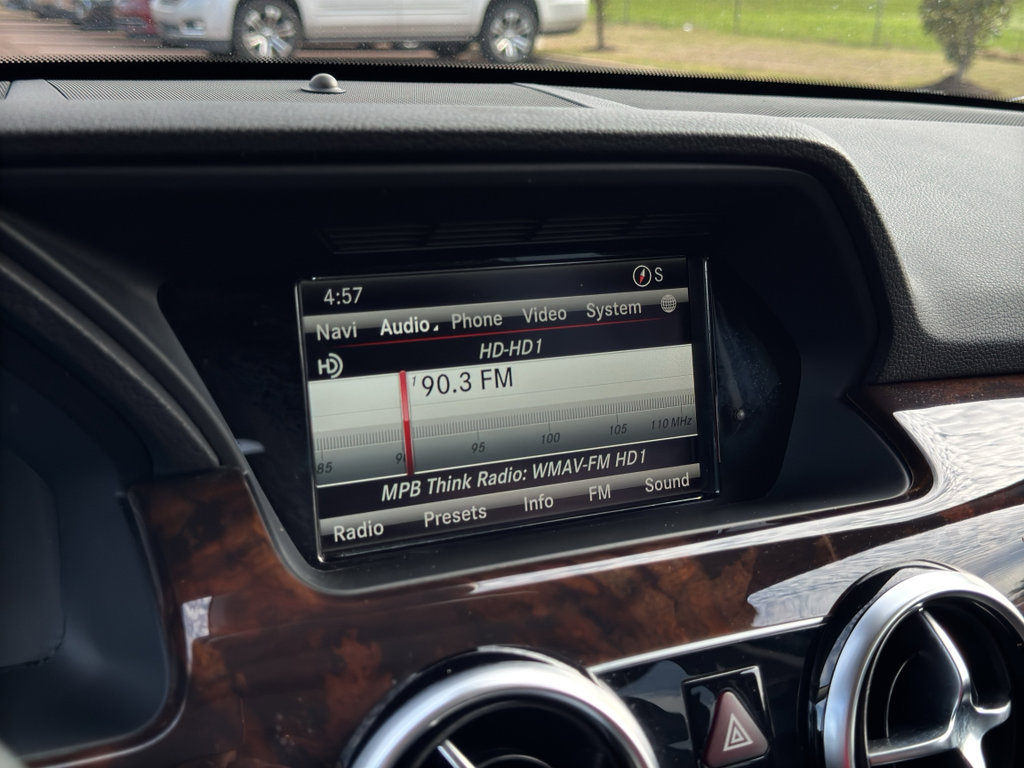 Used 2015 Mercedes-Benz GLK 350 4MATIC image 24