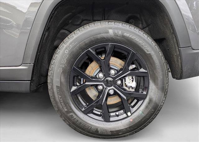 New 2025 Jeep Grand Cherokee L Altitude image 10