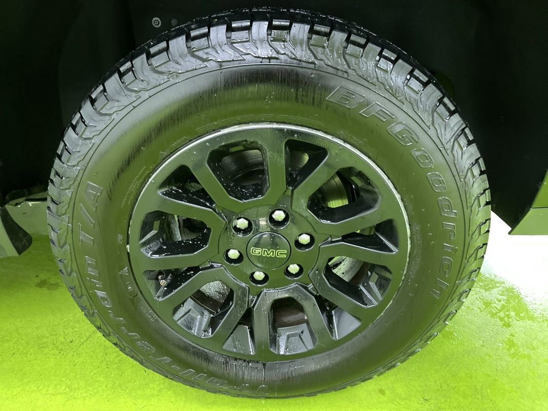 Used 2017 GMC Yukon XL SLE image 14