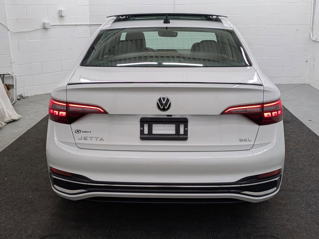Used 2024 Volkswagen Jetta SEL image 19