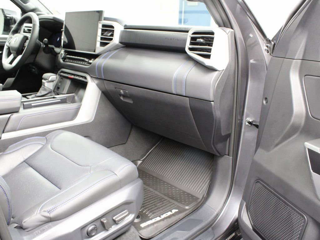 Used 2025 Toyota Sequoia Platinum image 30