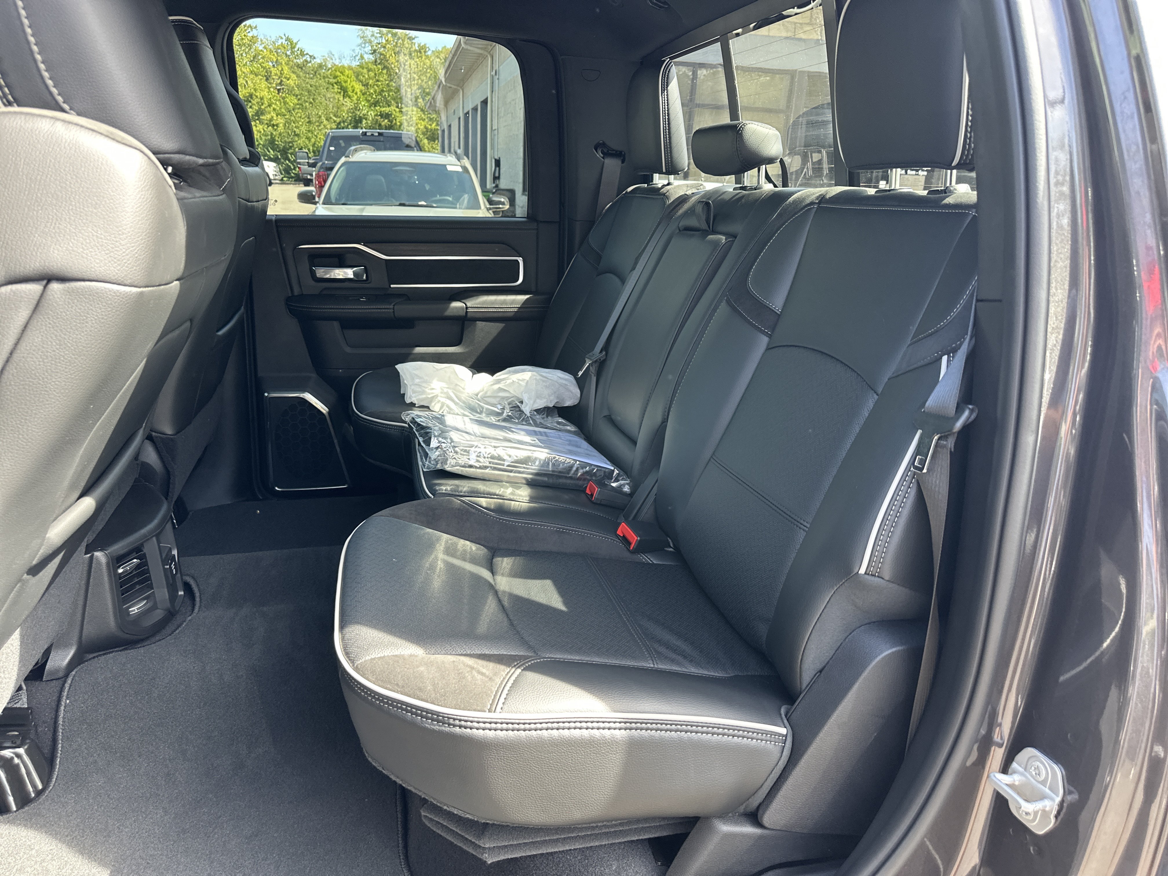 New 2027 RAM 2500 Laramie AWD/4WD image 30