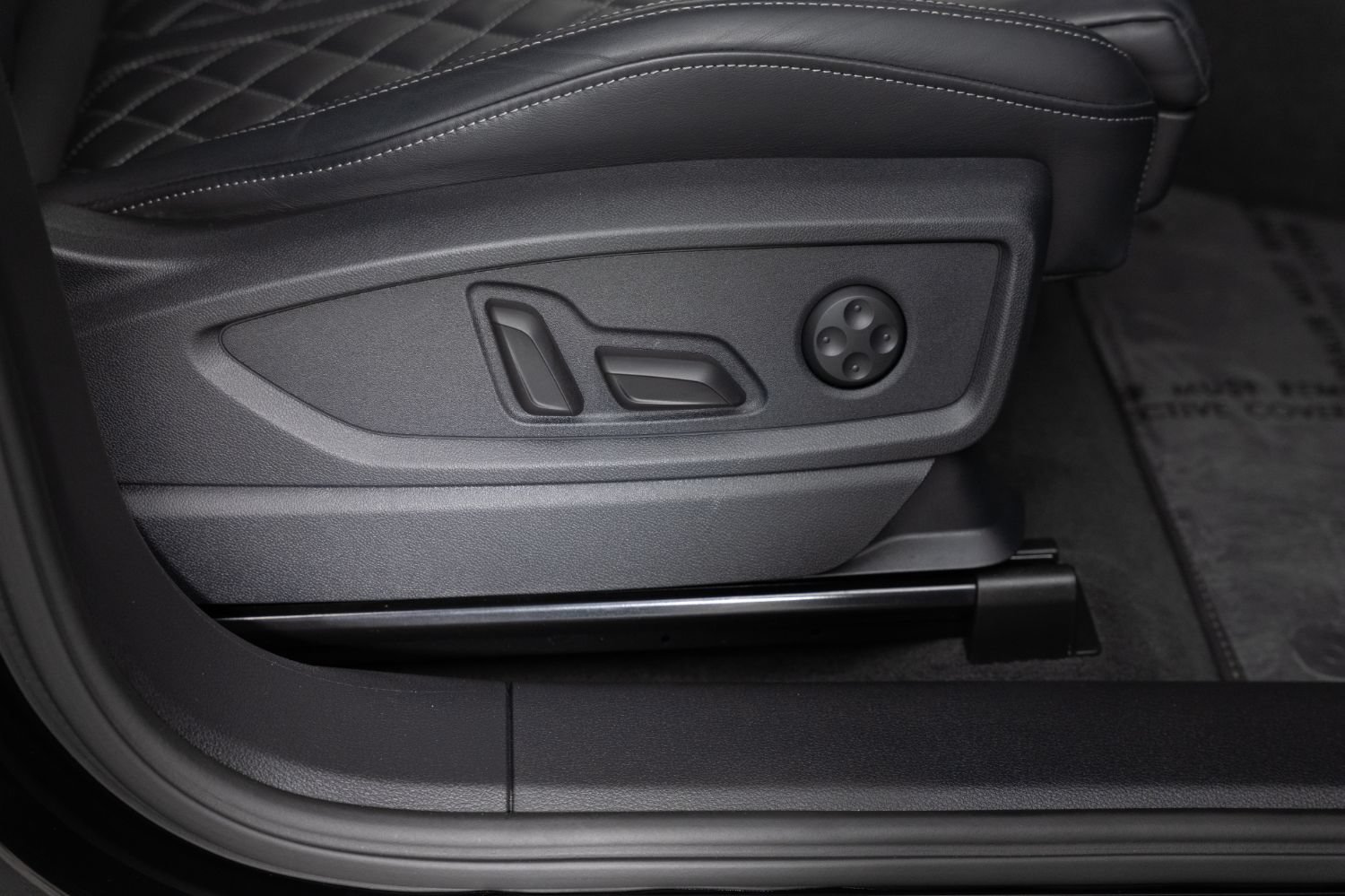 Used 2021 Audi SQ5 Prestige w/ Prestige Package AWD/4WD image 28