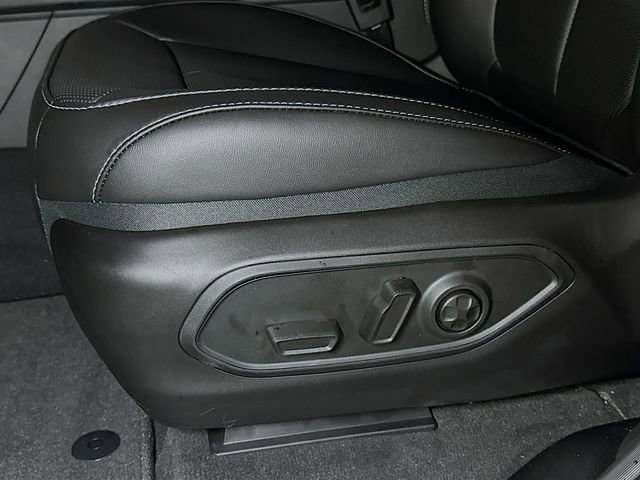 New 2025 Jeep Grand Cherokee Limited w/ Luxury Tech Group II image 13