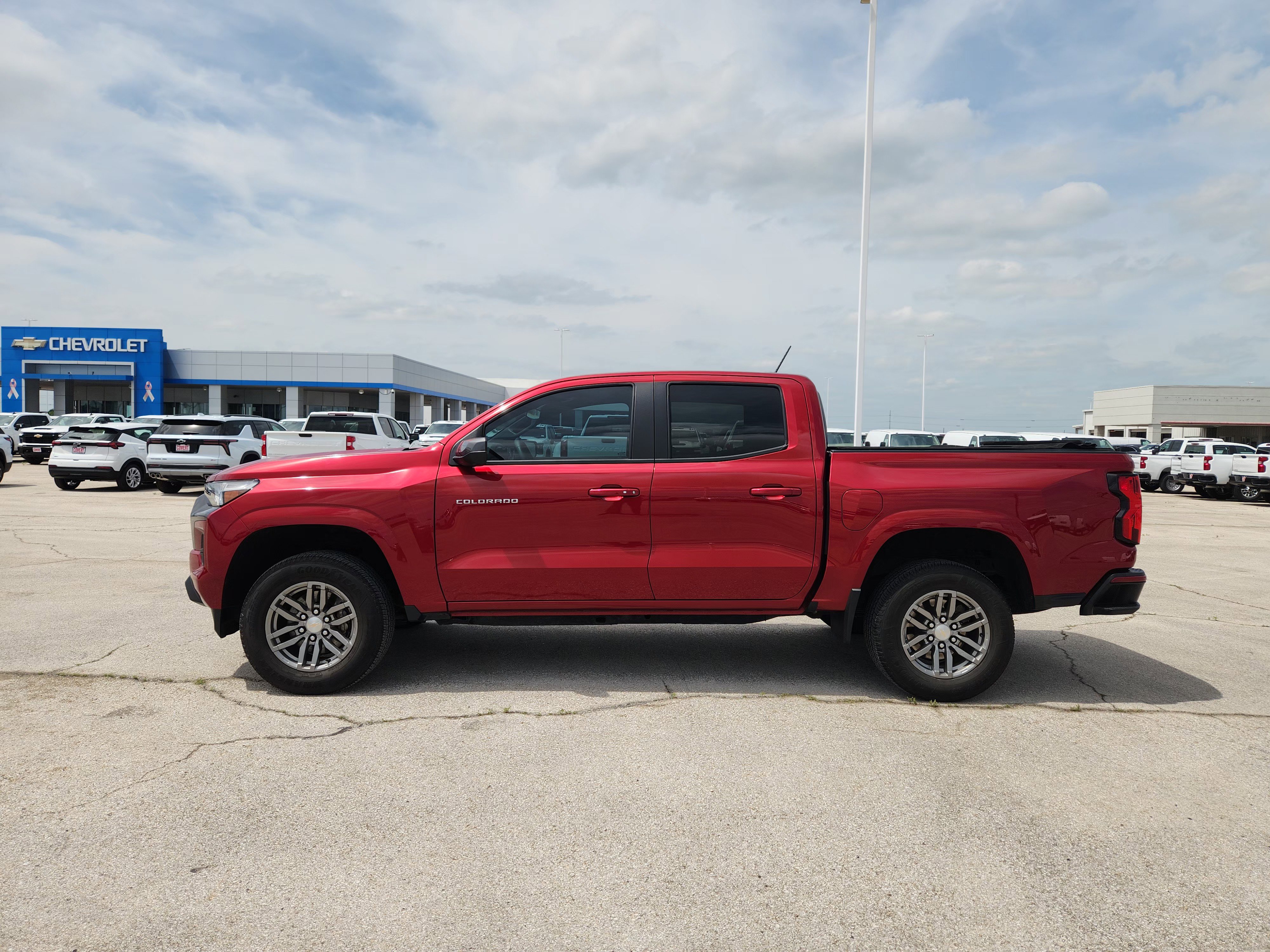 Used 2023 Chevrolet Colorado LT w/ LT Convenience Package RWD image 4