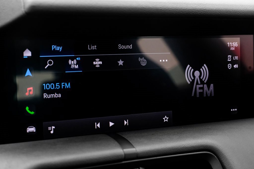 Used 2023 Porsche Taycan w/ Premium Package image 40