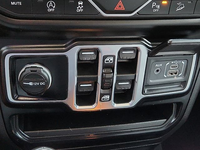 Used 2021 Jeep Wrangler Unlimited Sahara AWD/4WD image 22