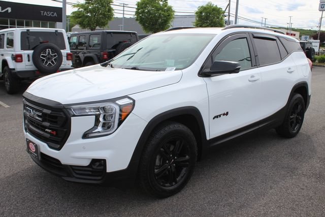 Used 2024 GMC Terrain AT4 w/ Infotainment Package II AWD/4WD image 2