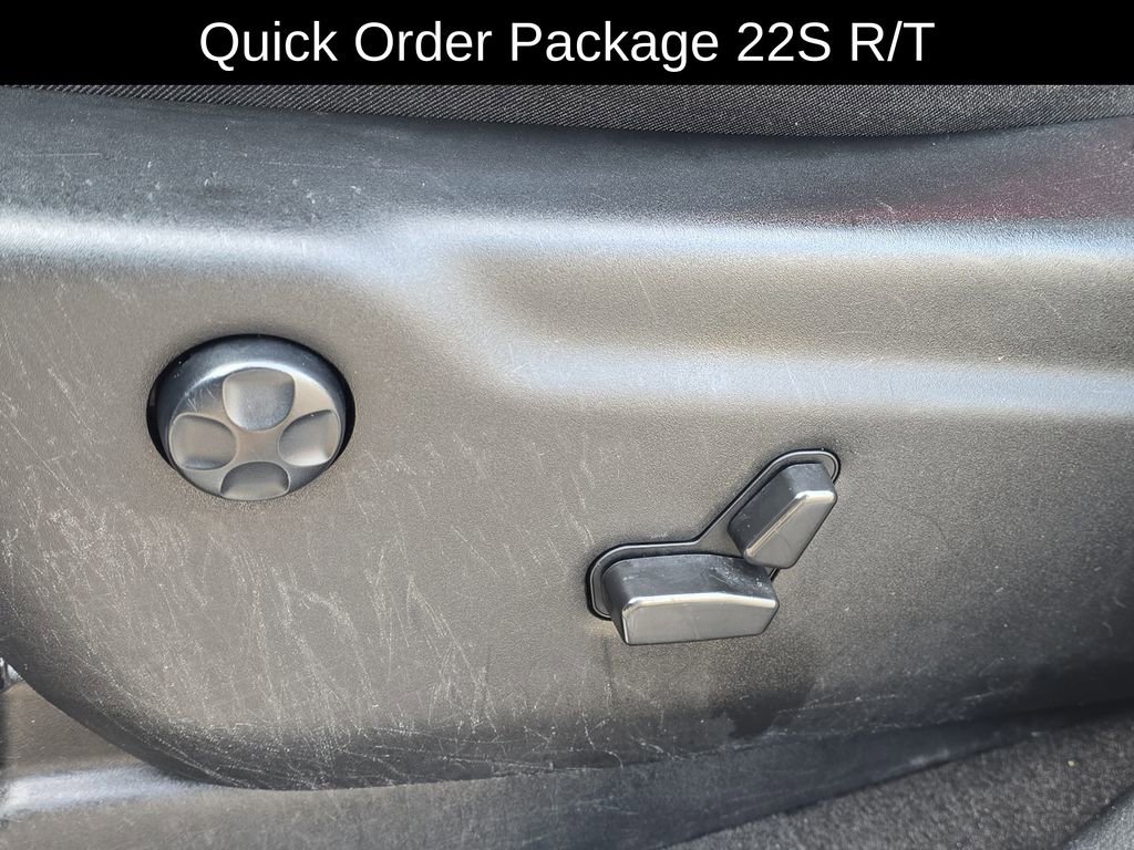 Used 2022 Dodge Durango R/T w/ Blacktop Package image 8