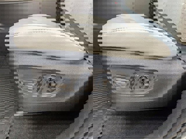 Used 2025 Toyota Grand Highlander FWD image 25