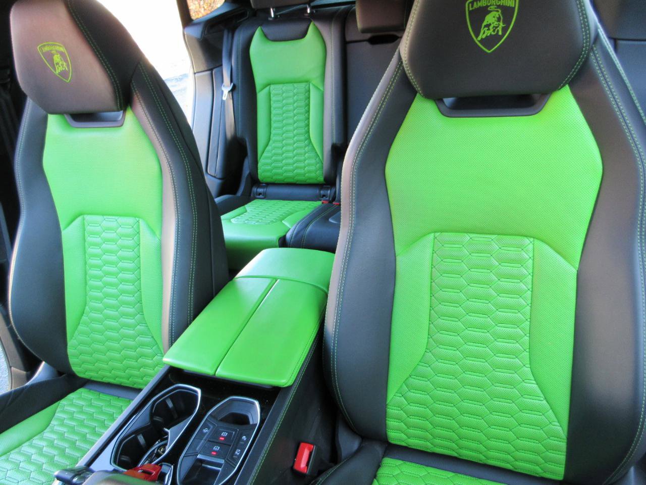 Used 2022 Lamborghini Urus image 19