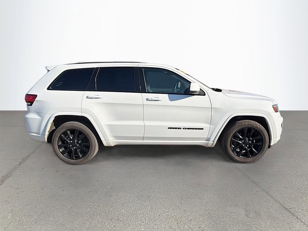 Used 2019 Jeep Grand Cherokee Altitude image 2