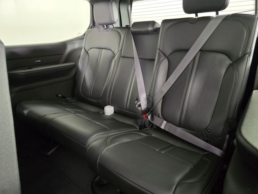 New 2025 Jeep Wagoneer 4WD w/ HD Trailer Tow Package image 24