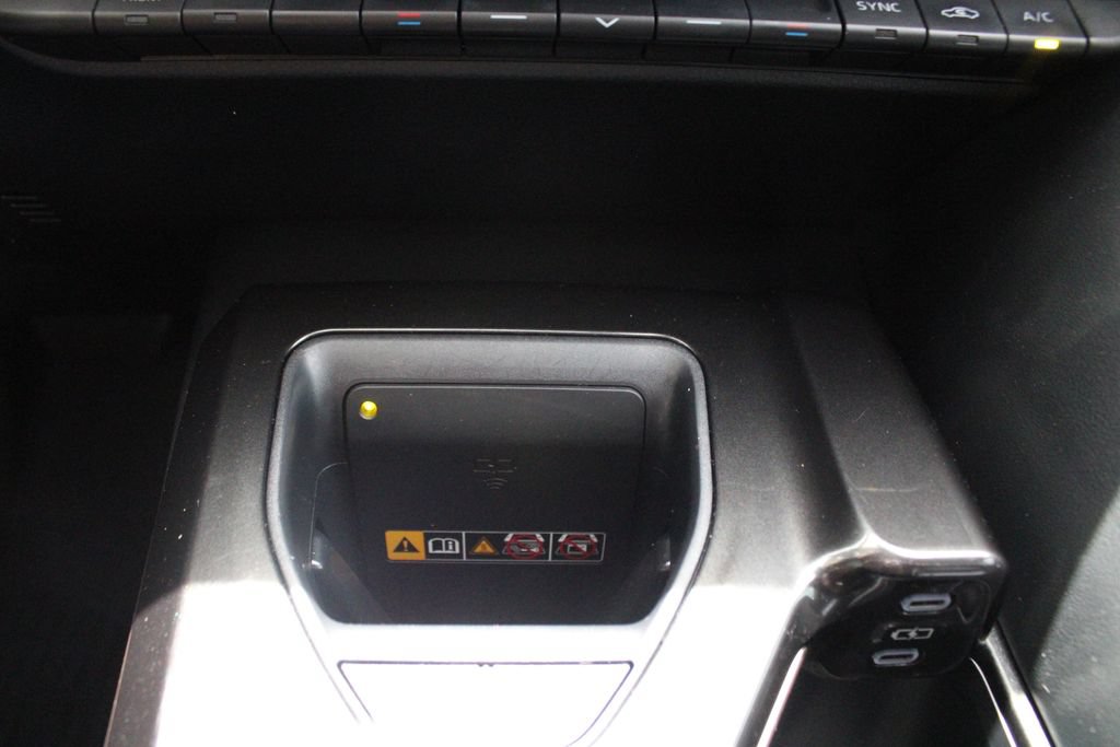 Certified 2025 Toyota Crown Signia AWD/4WD image 7