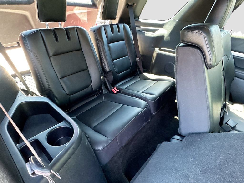 Used 2016 Ford Explorer XLT w/ Equipment Group 202A AWD/4WD image 25