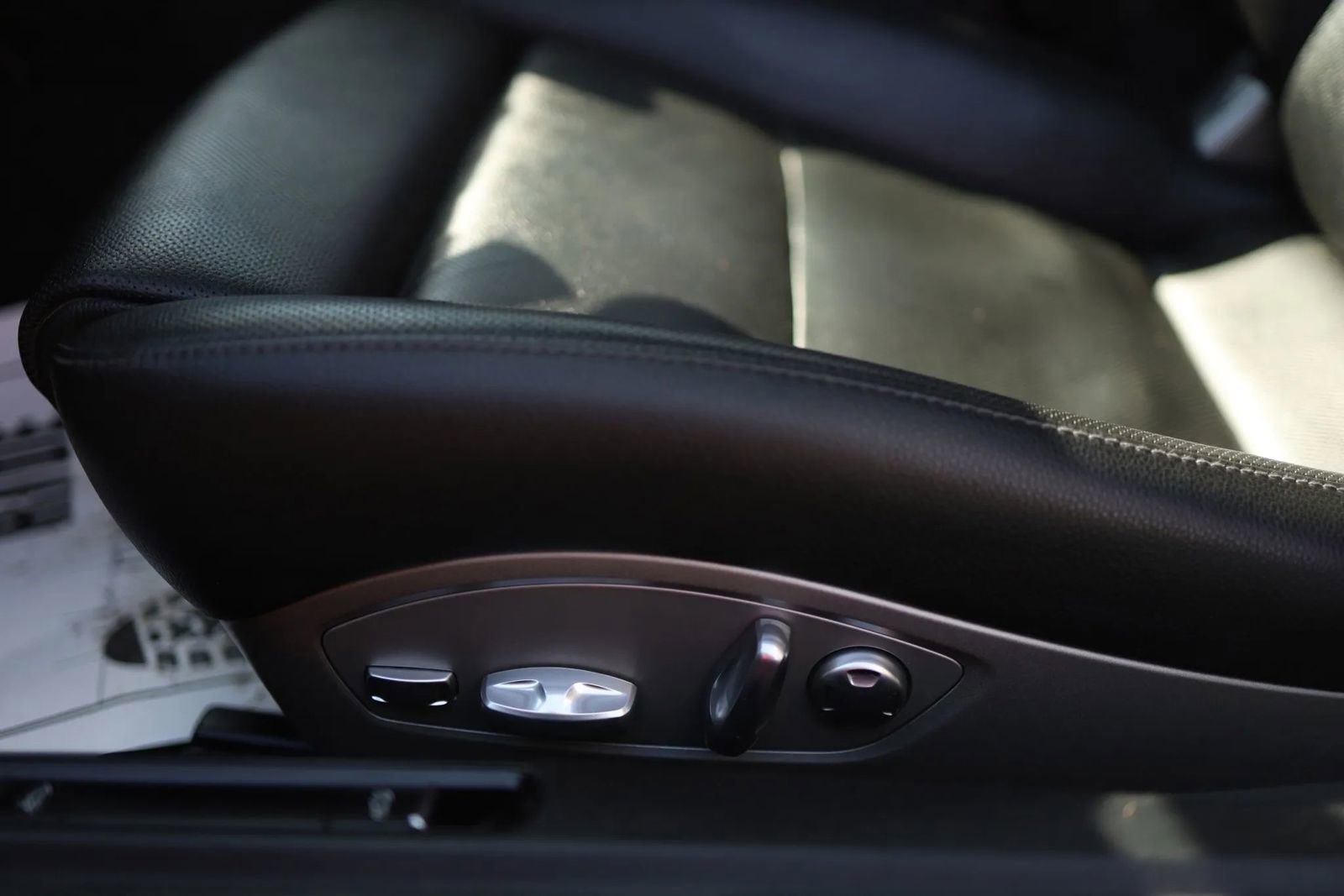 Used 2019 Porsche 718 Cayman RWD image 17