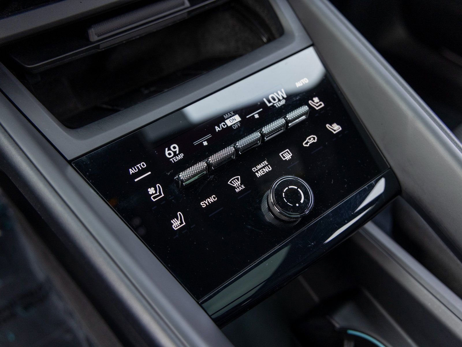 Used 2024 Porsche Macan 4 Electric image 36