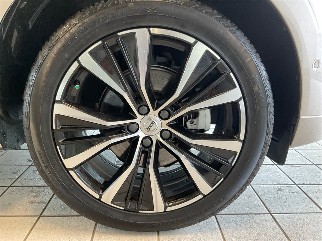 Certified 2023 Volvo XC60 B5 Plus w/ Climate Package image 16