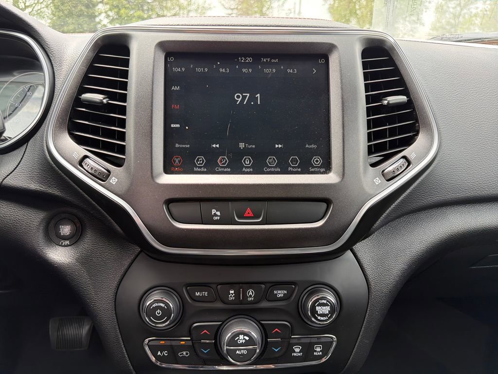 Used 2019 Jeep Cherokee Trailhawk w/ Cold Weather Group AWD/4WD image 27