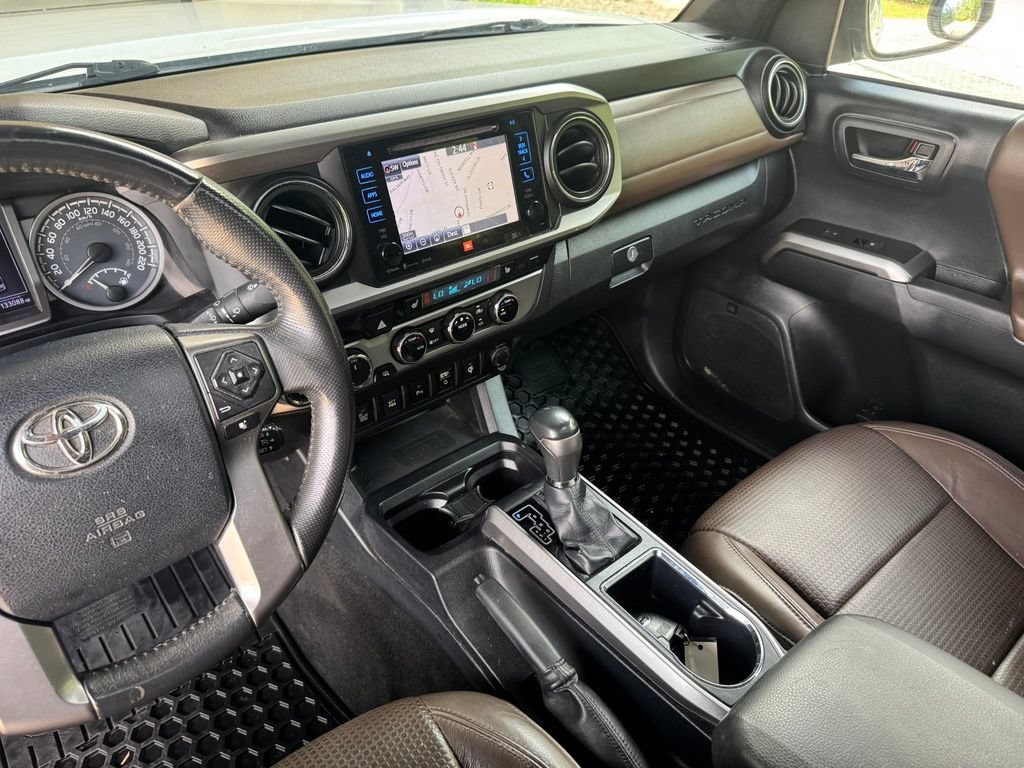Used 2016 Toyota Tacoma Limited AWD/4WD image 19