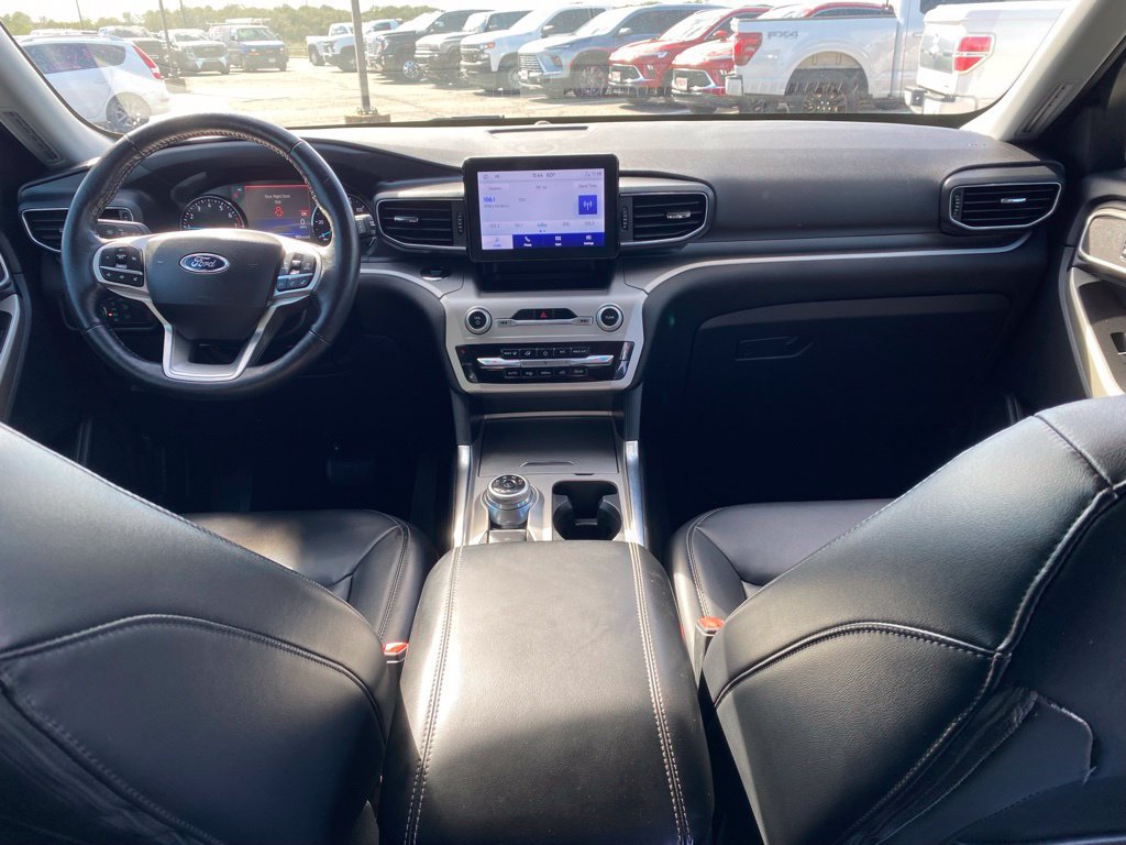 Used 2022 Ford Explorer XLT w/ Equipment Group 202A AWD/4WD image 23
