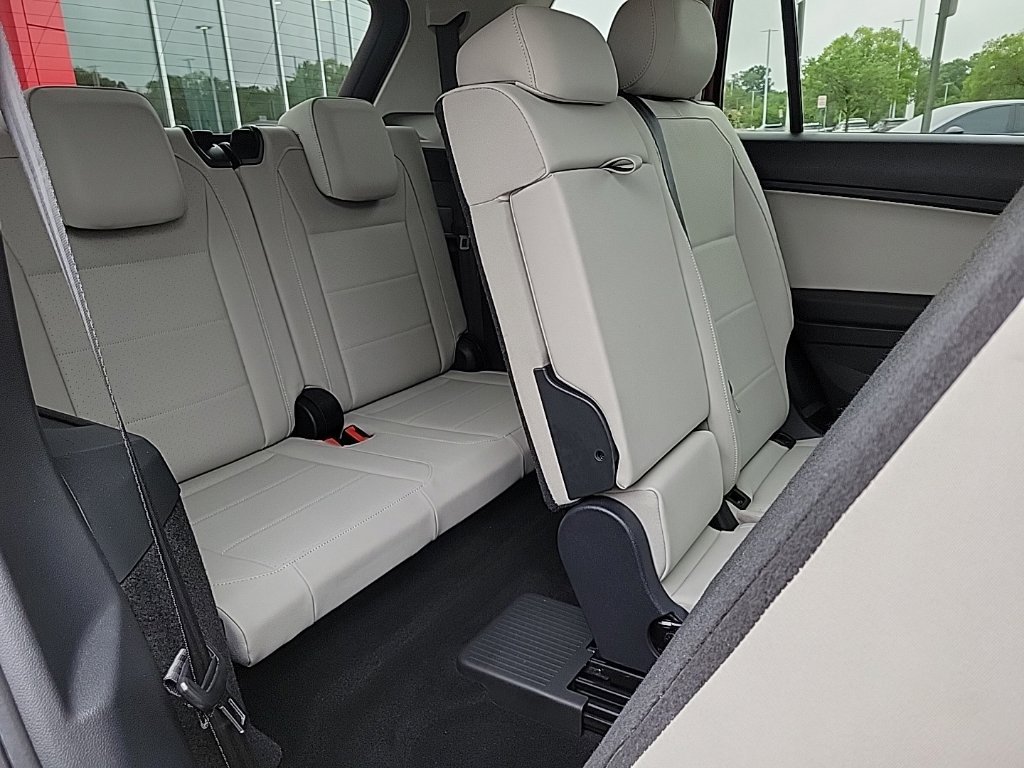 Used 2019 Volkswagen Tiguan SE w/ 3rd Row Seat Package AWD/4WD image 15